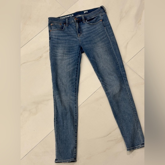 J. CREW Women’s 29T TOOTHPICK horsewash denim Jeans 8” Rise **DISCONTINUED ** - Picture 2 of 3